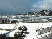 大雪の屋根