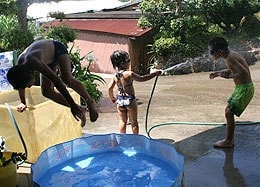 子ども水遊び